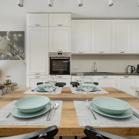 Modern With Terrace And Free Garage By Renters Wroclaw