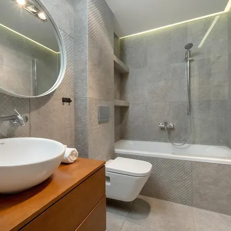 Apartment Modern With Terrace And Free Garage By Renters