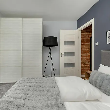 Modern With Terrace And Free Garage By Renters Apartment