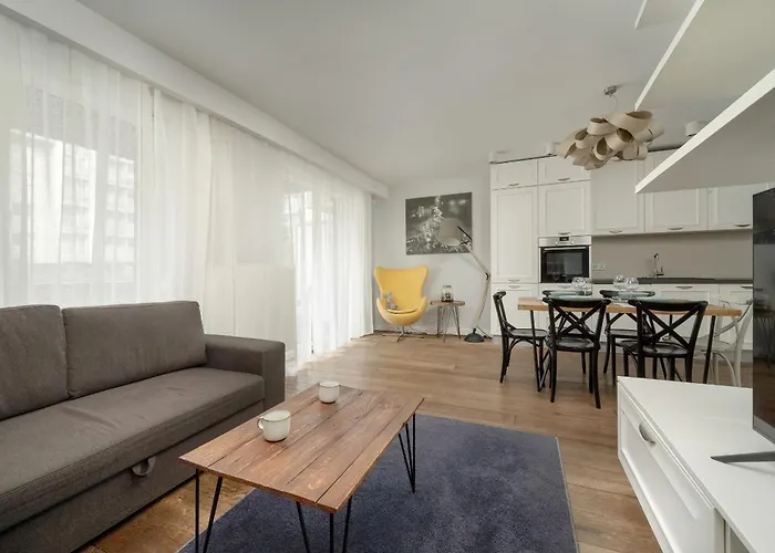 アパート Modern With Terrace And Free Garage By Renters