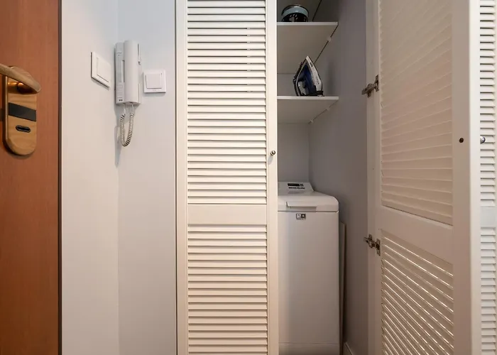 Modern With Terrace And Free Garage By Renters アパート *