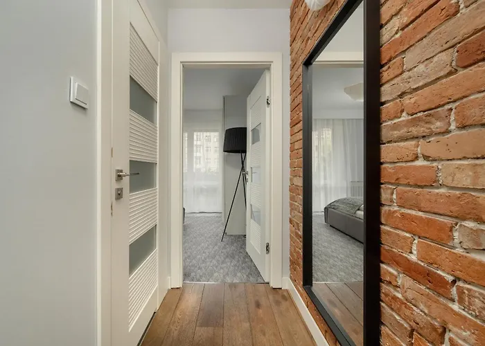 Modern With Terrace And Free Garage By Renters アパート ヴロツワフ