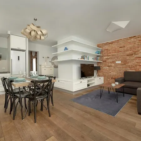 Modern With Terrace And Free Garage By Renters Vratislav