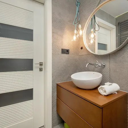 Modern With Terrace And Free Garage By Renters Apartment Wroclaw